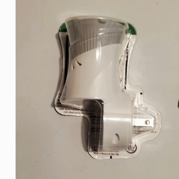 Glade Plug-in Scented Warmers, Qty: 5, NEW - Picture 4 of 4